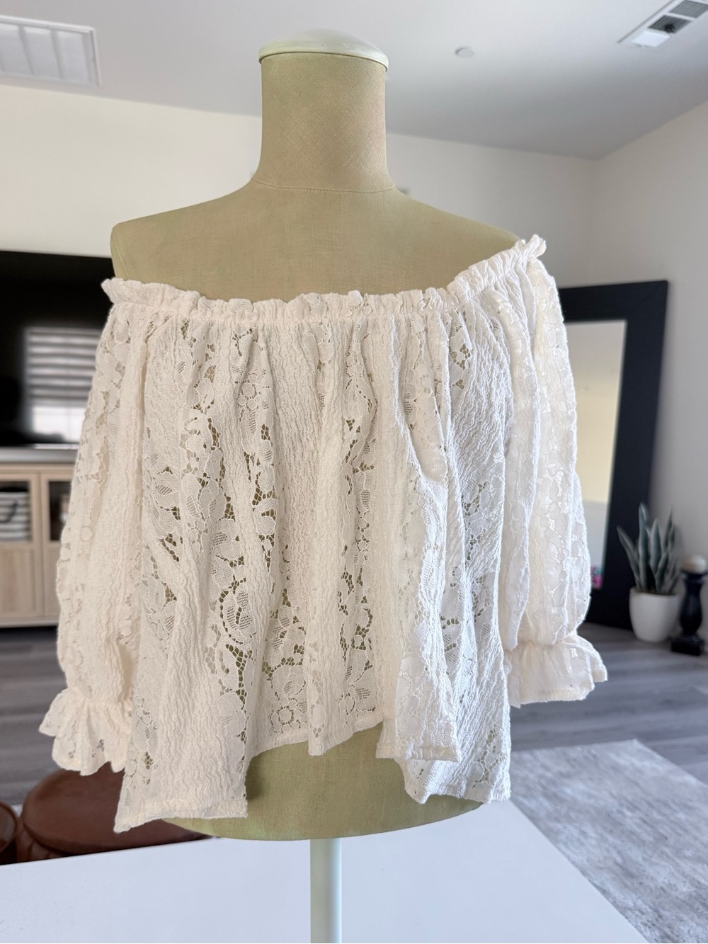 Free People Off Shoulder Lace Peasant fairycore Boho flowy top